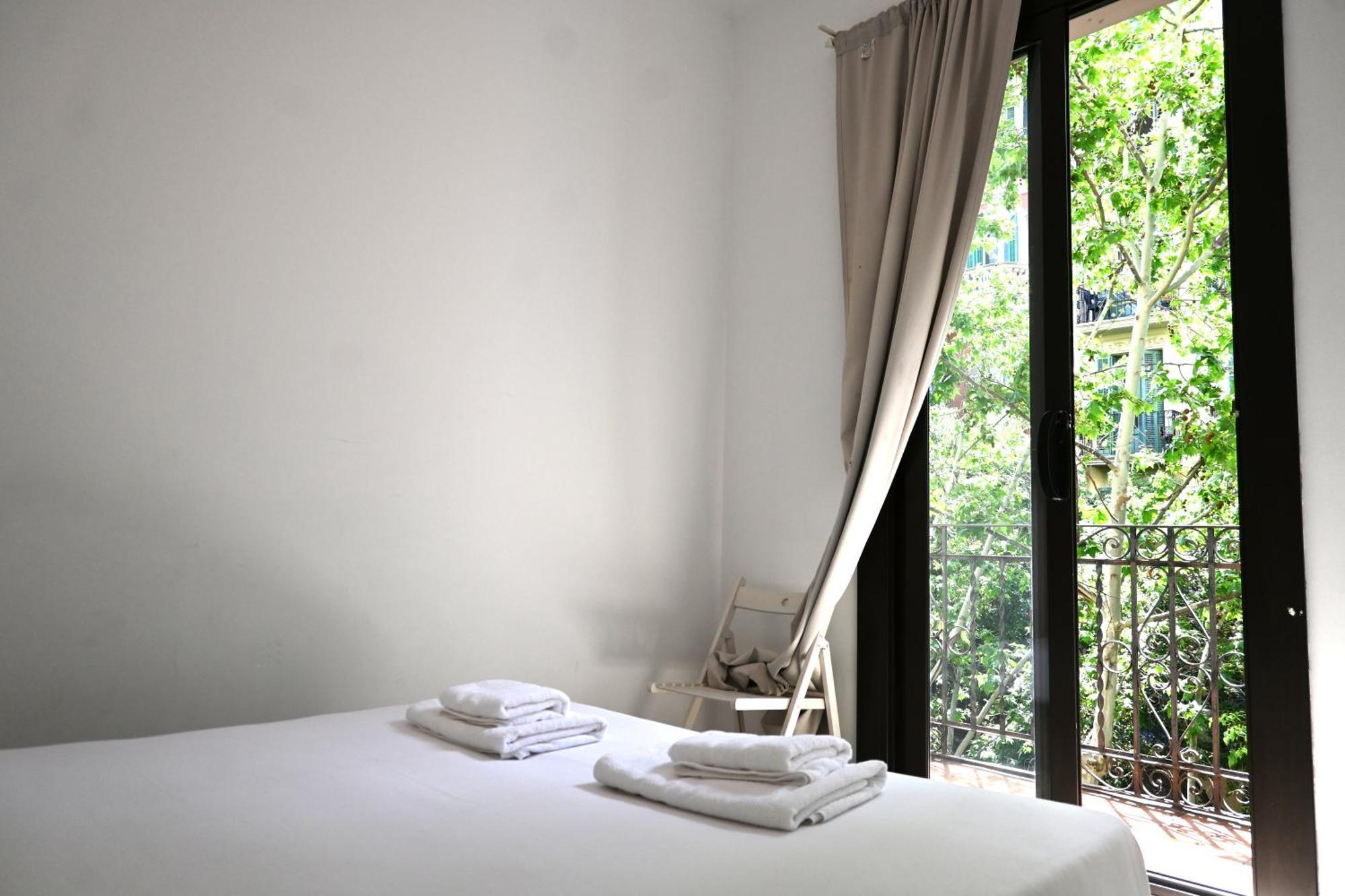 Homenfun Sants Estacion Apartment *